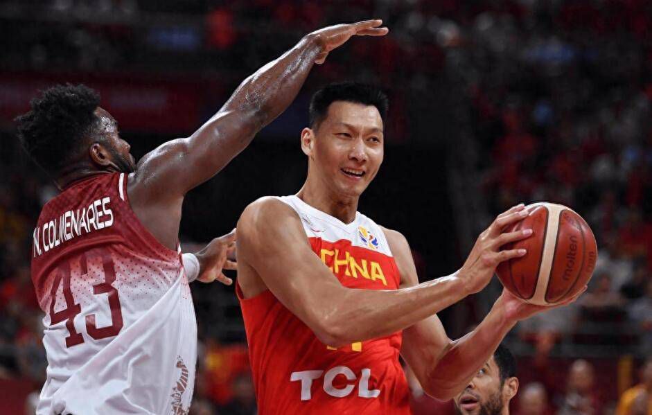 在回答球迷提问时，The Athletic记者奥恩斯坦透露，切尔西不考虑引进门将，俱乐部的重点更可能是前场。